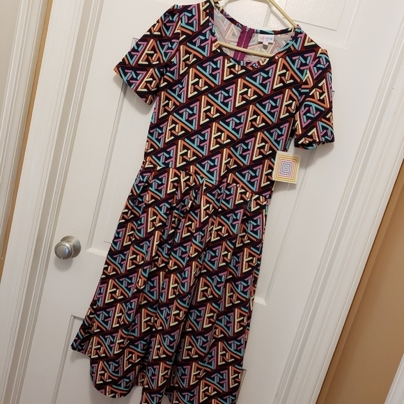 NWT LulaRoe Amelia Geometric Print Dress Size Large, Colorful, Comfy, Stretch - Picture 11 of 12